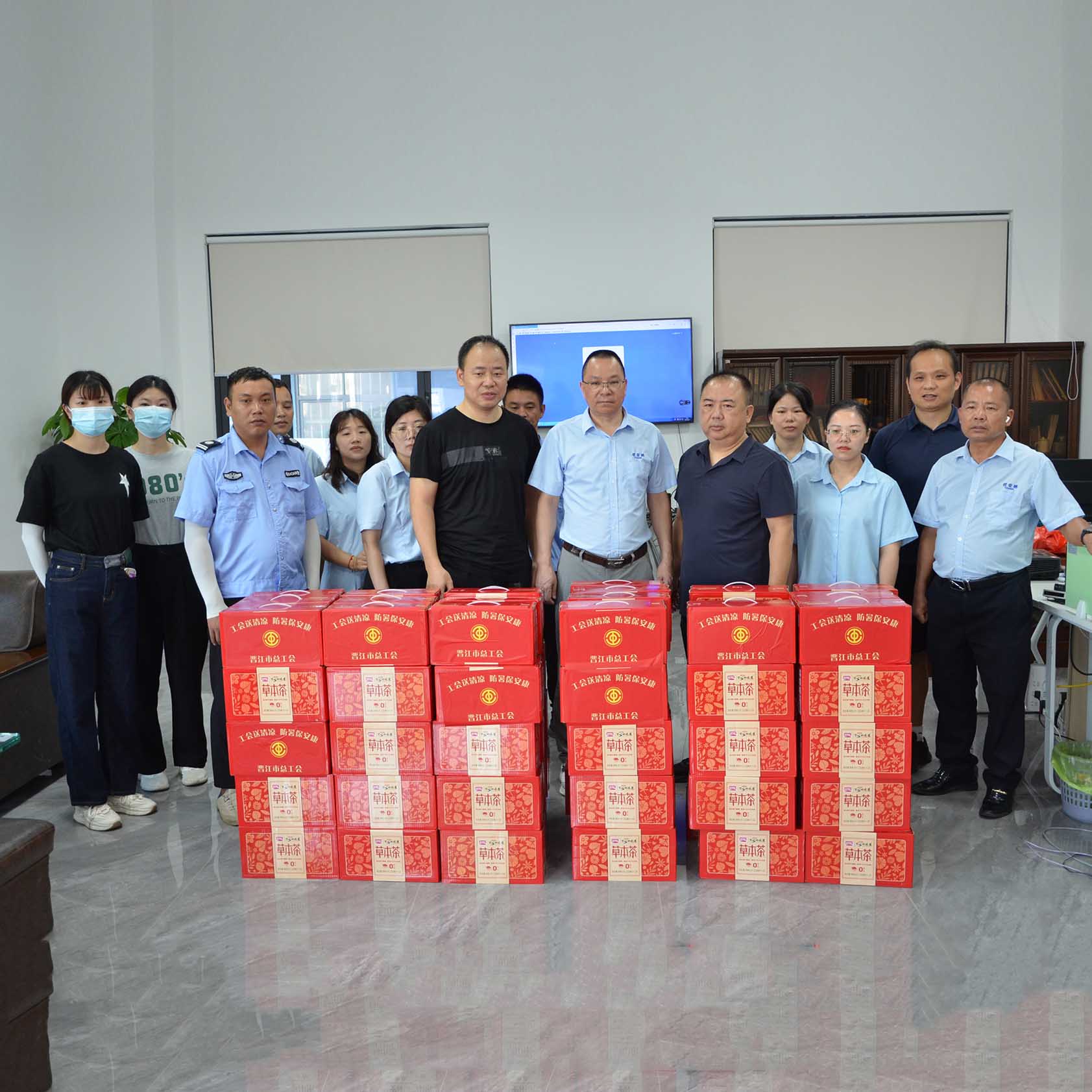 清涼關(guān)懷至優(yōu)安納，工會(huì)助力戰(zhàn)高溫