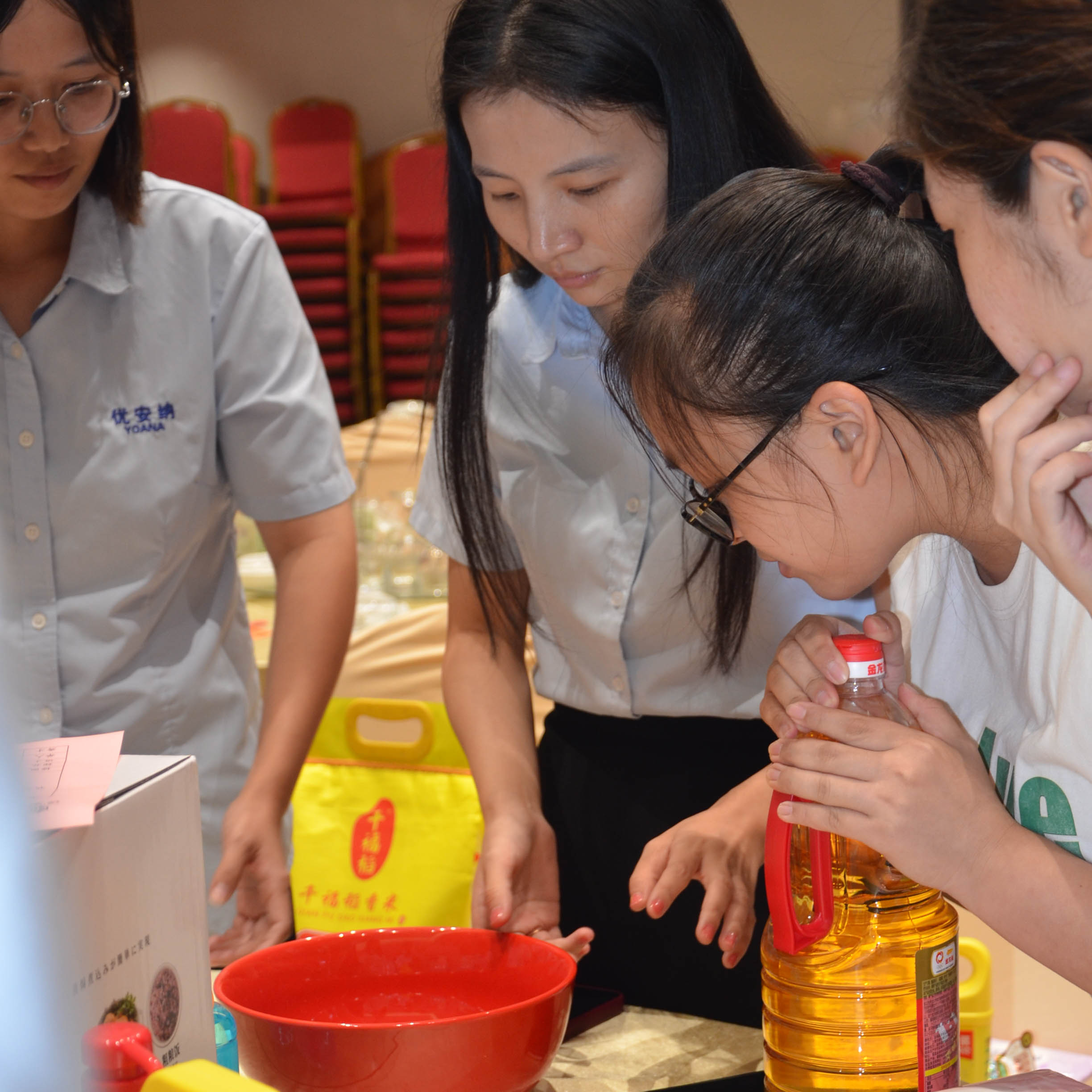 優(yōu)安納中秋團(tuán)圓，溫暖擔(dān)當(dāng)共前行