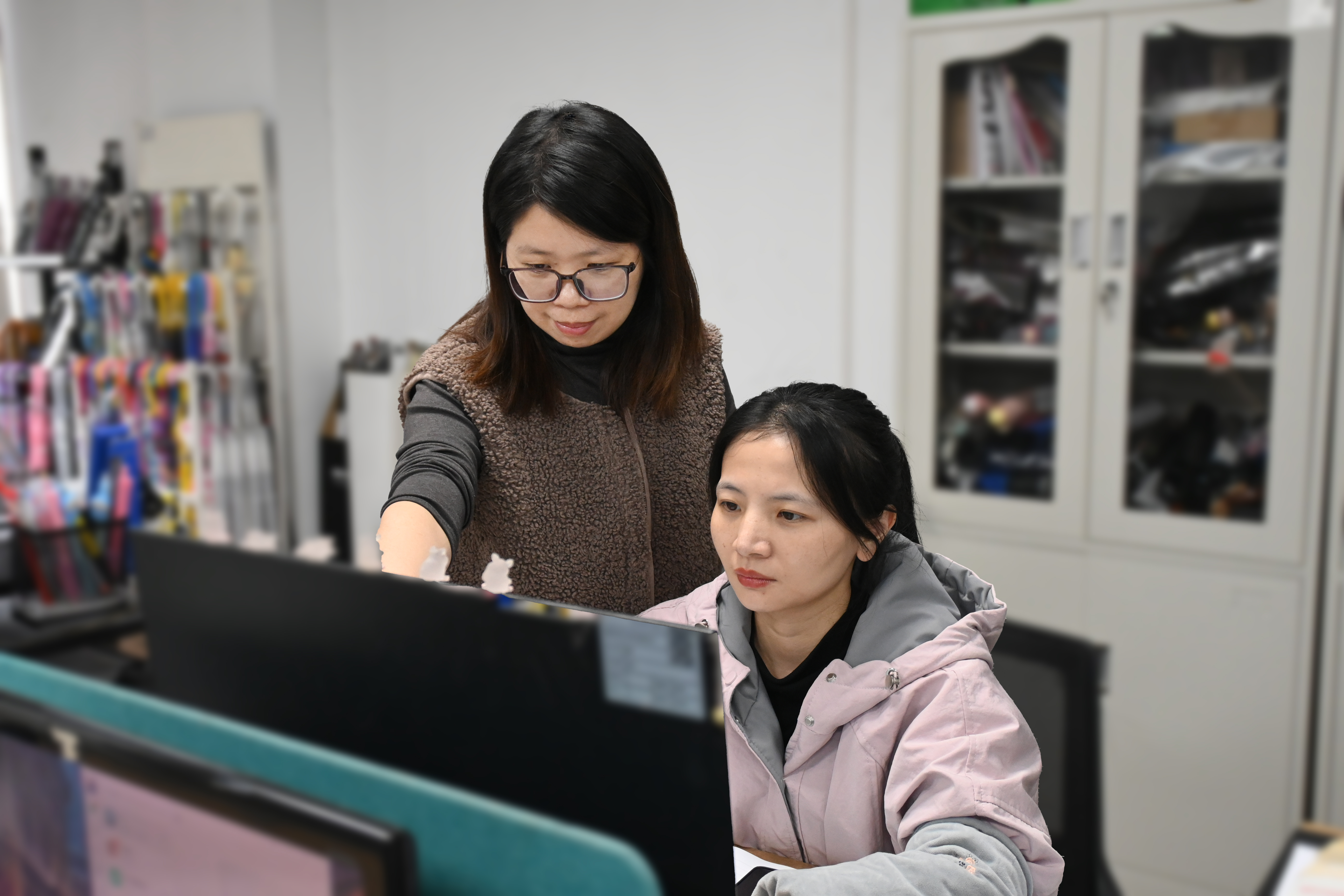 祝賀！優(yōu)安納傘業(yè)吳麗雙榮獲2024年度“晉江市好師傅”稱號